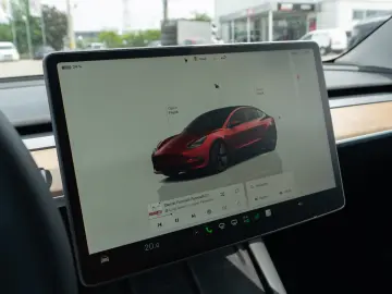 Tesla Model 3 Long Range