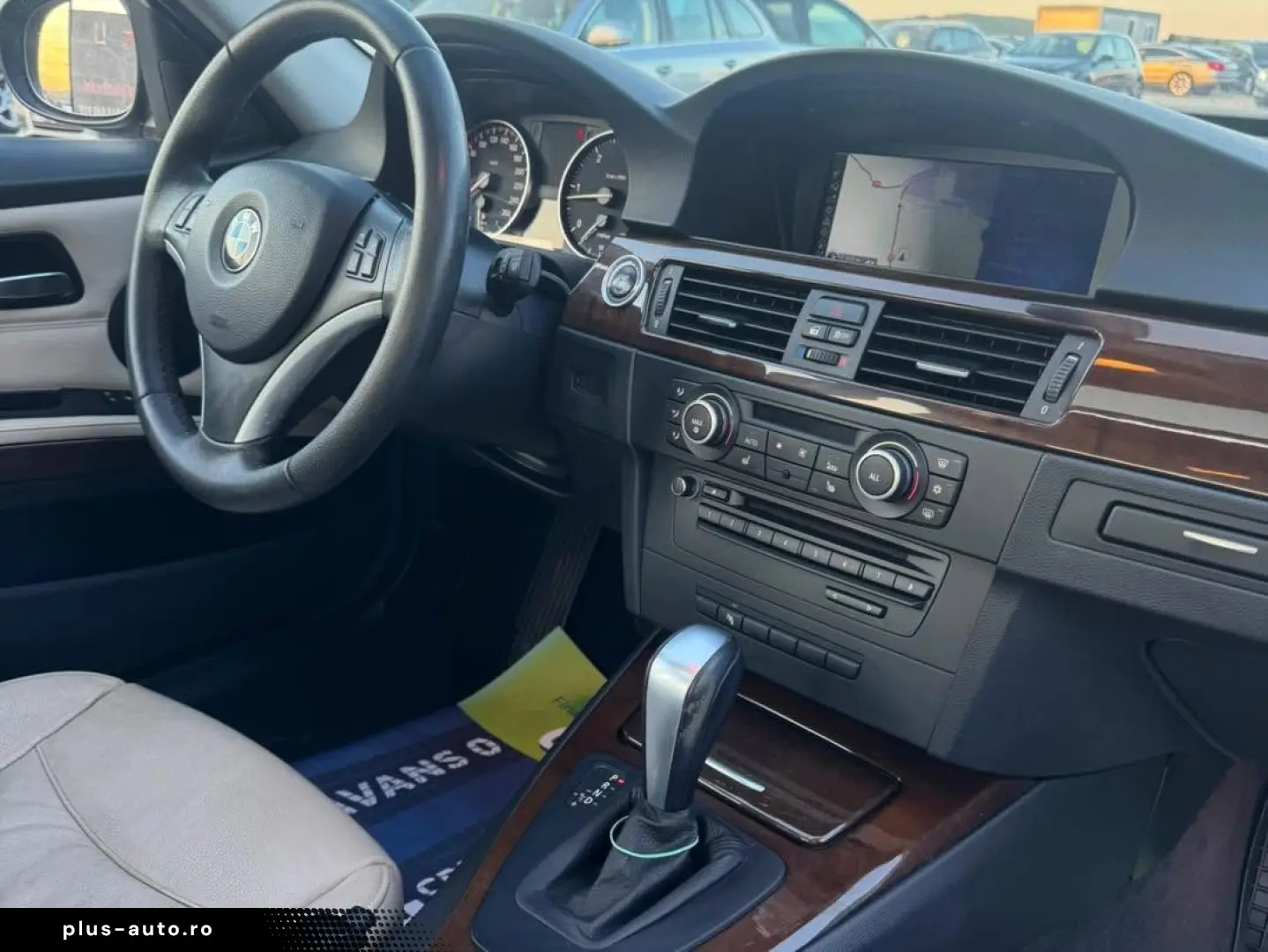 BMW 320  AUTOMAT   AN 2011