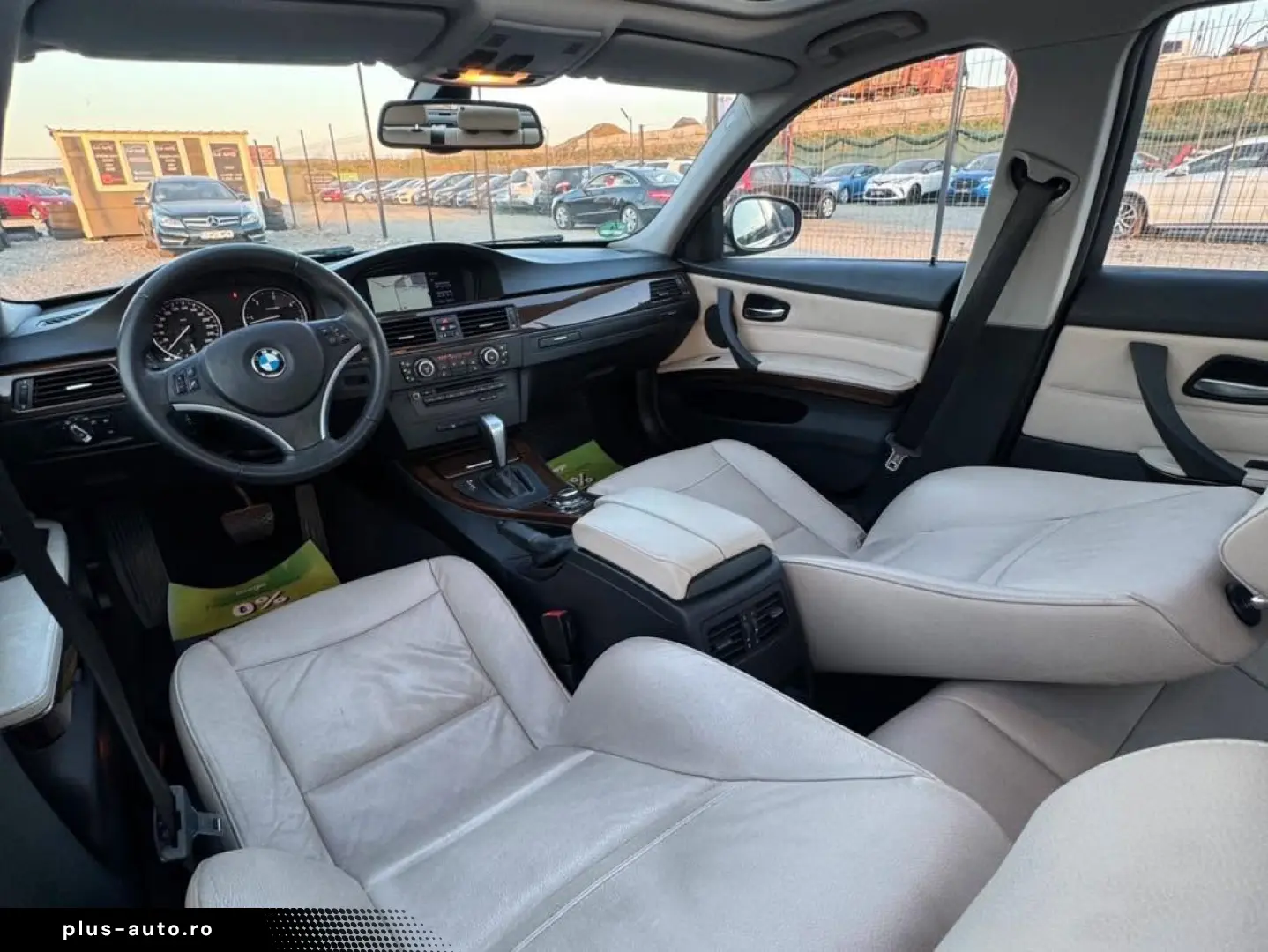 BMW 320  AUTOMAT   AN 2011