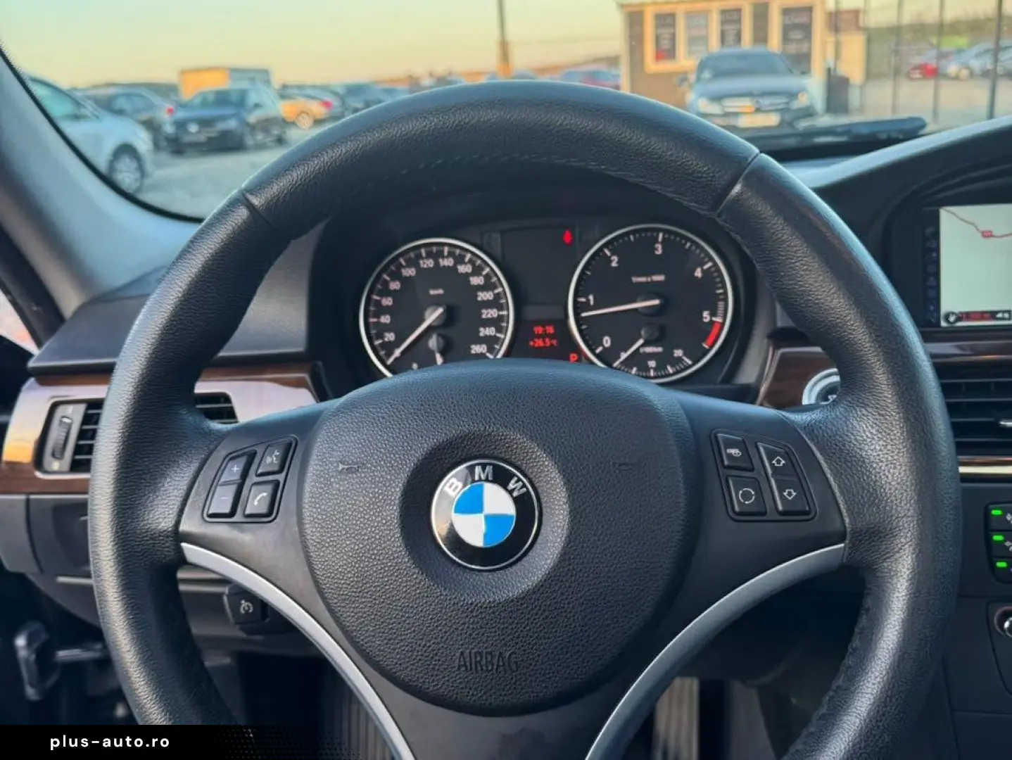BMW 320  AUTOMAT   AN 2011