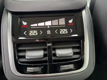 VOLVO XC90 T8 AWD Plus Dark Recharge 360 4xSHZ ACC FHZ