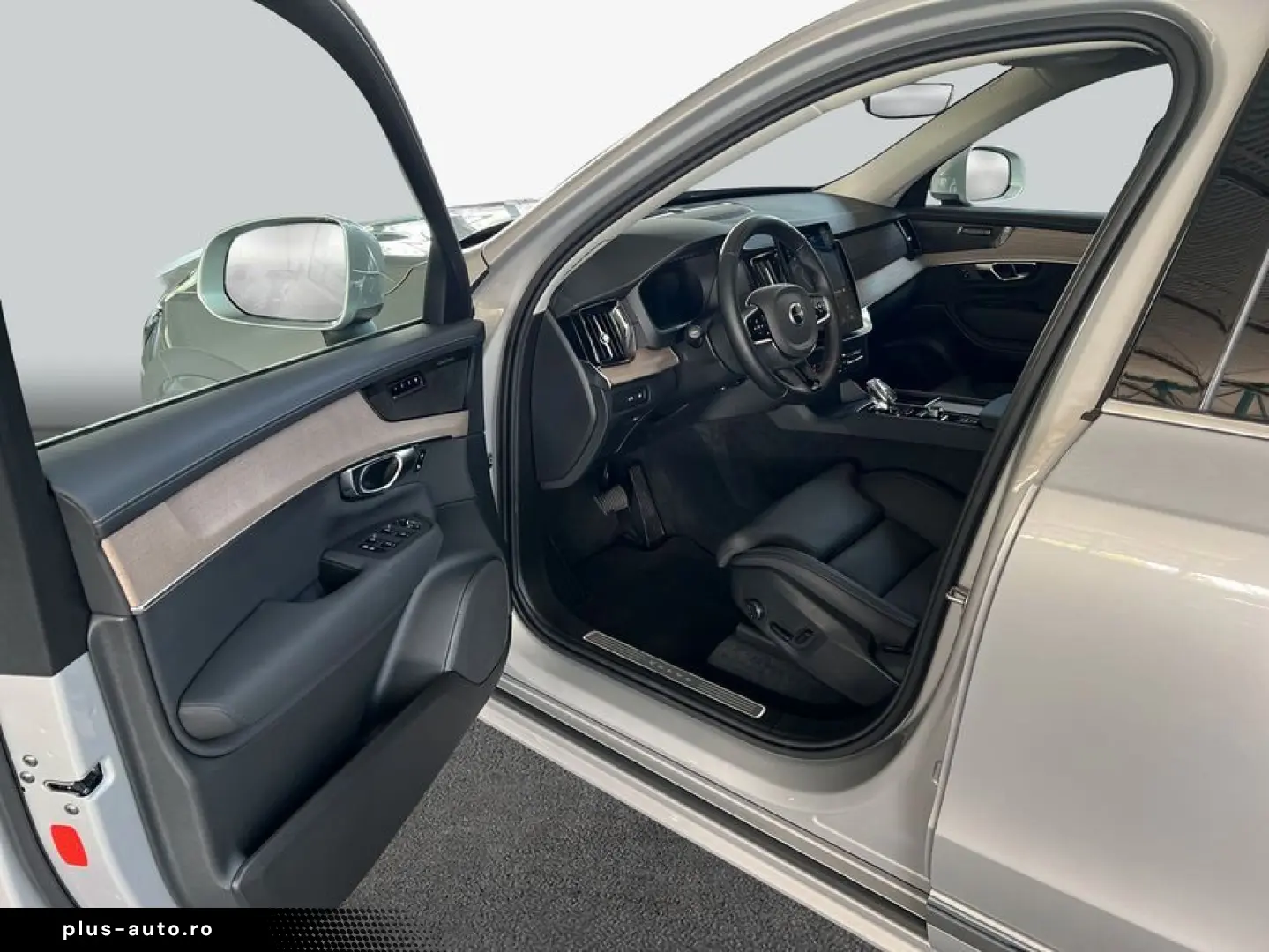 VOLVO XC90 T8 AWD Plug-in Hybrid Plus-Bright Neues-Mod