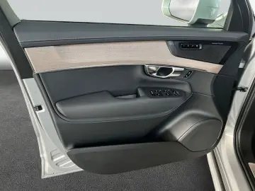 VOLVO XC90 T8 AWD Plug-in Hybrid Plus-Bright Neues-Mod