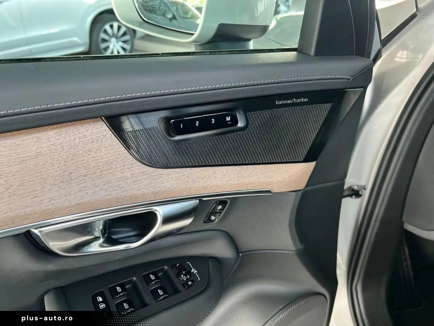 VOLVO XC90 T8 AWD Plug-in Hybrid Plus-Bright Neues-Mod