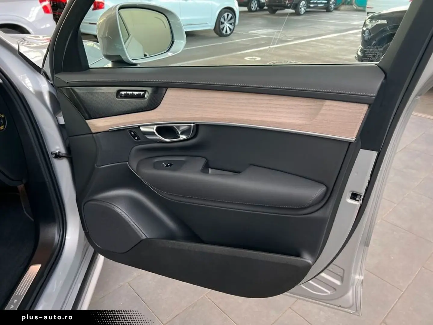 VOLVO XC90 T8 AWD Plug-in Hybrid Plus-Bright Neues-Mod
