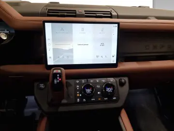 LAND ROVER Defender 110 P635 OCTA AHK DAB WLAN