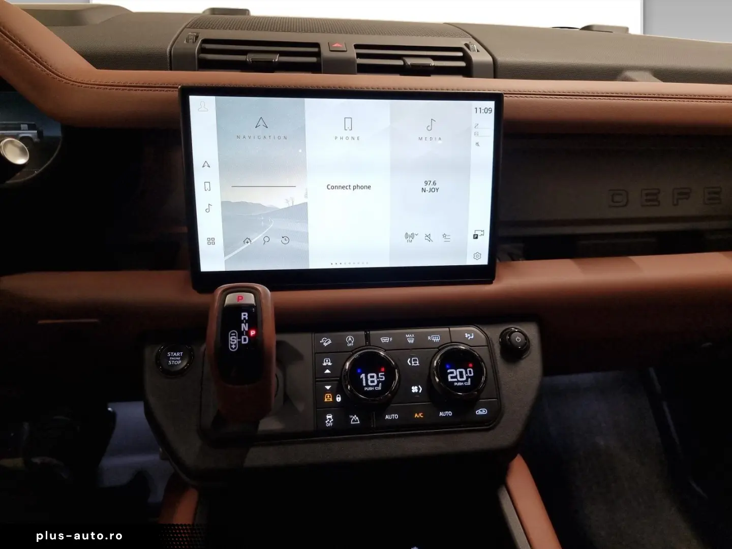 LAND ROVER Defender 110 P635 OCTA AHK DAB WLAN