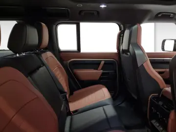 LAND ROVER Defender 110 P635 OCTA AHK DAB WLAN