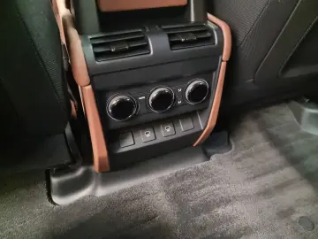 LAND ROVER Defender 110 P635 OCTA AHK DAB WLAN