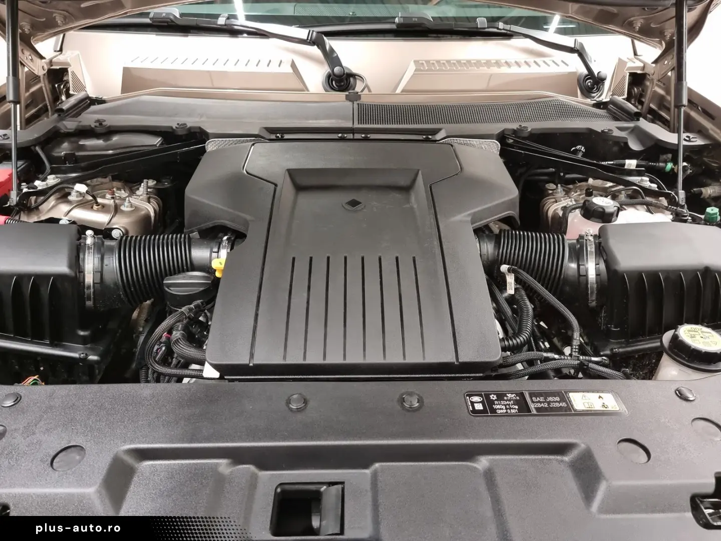 LAND ROVER Defender 110 P635 OCTA AHK DAB WLAN