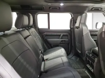LAND ROVER Defender 110 P635 OCTA AHK Pano DAB