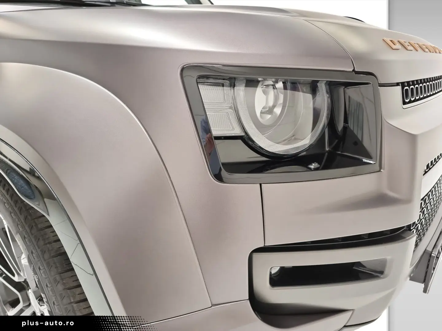 LAND ROVER Defender 110 P635 OCTA AHK Pano DAB