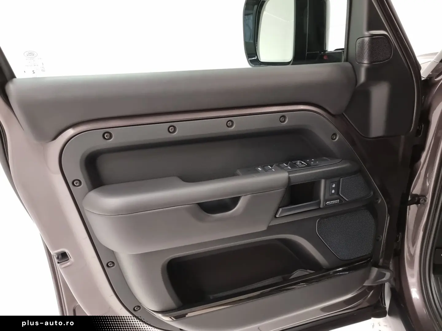 LAND ROVER Defender 110 P635 OCTA AHK Pano DAB