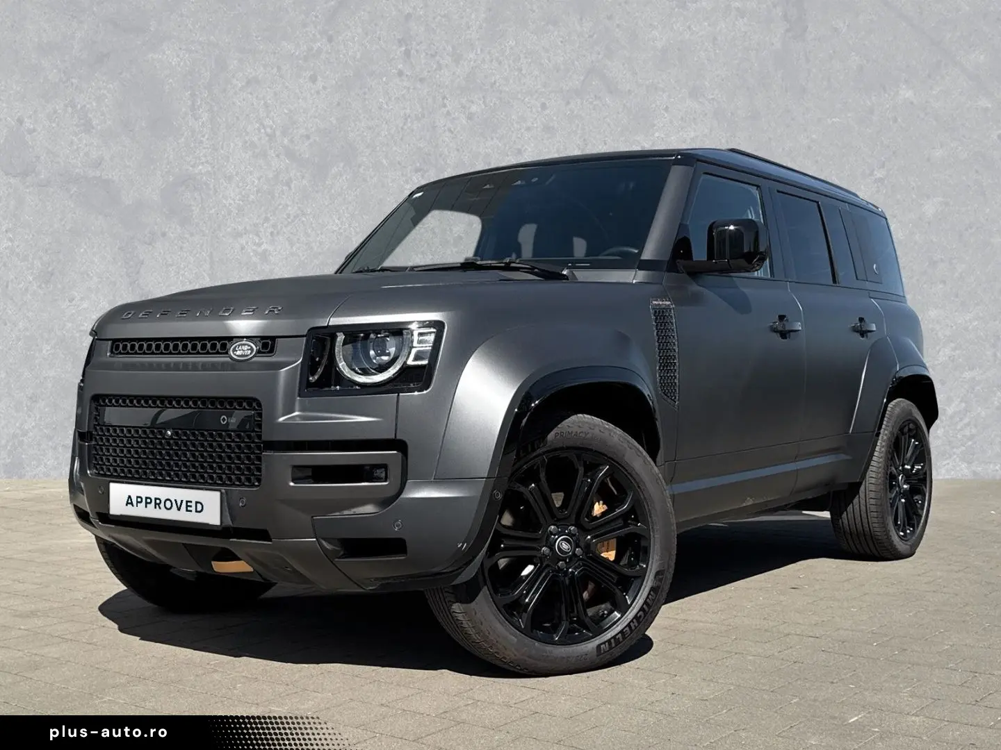 LAND ROVER Defender OCTA Edition One 22-Zoll AHK Chopped Ca
