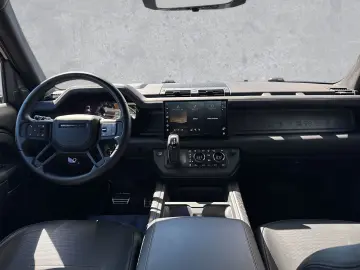 LAND ROVER Defender OCTA Edition One 22-Zoll AHK Chopped Ca