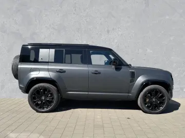 LAND ROVER Defender OCTA Edition One 22-Zoll AHK Chopped Ca
