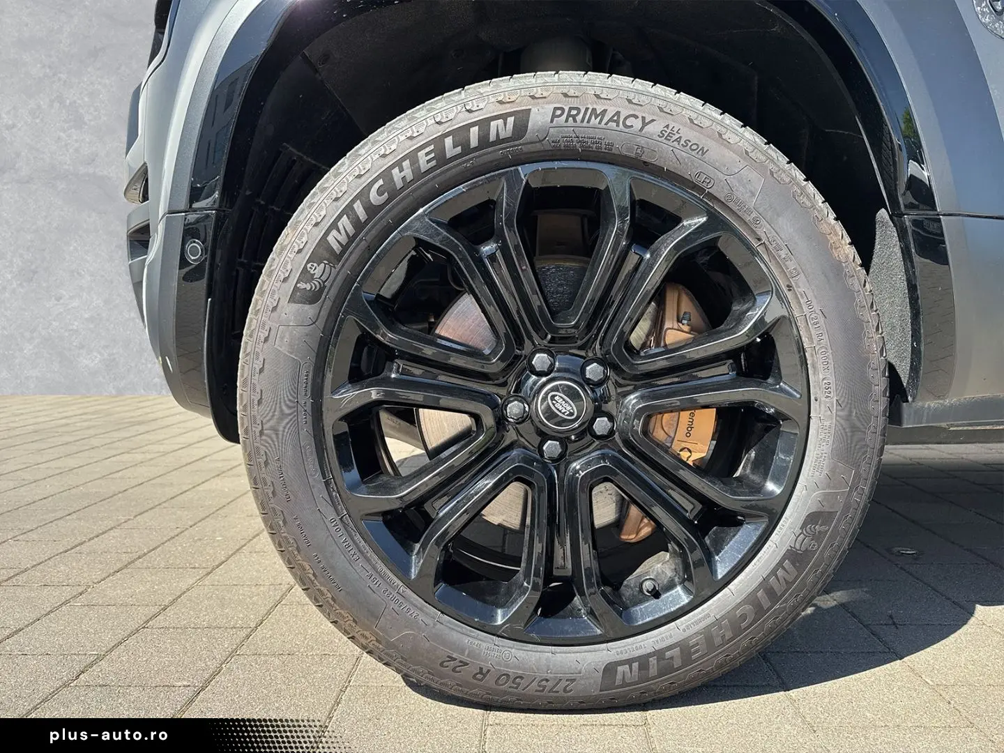 LAND ROVER Defender OCTA Edition One 22-Zoll AHK Chopped Ca