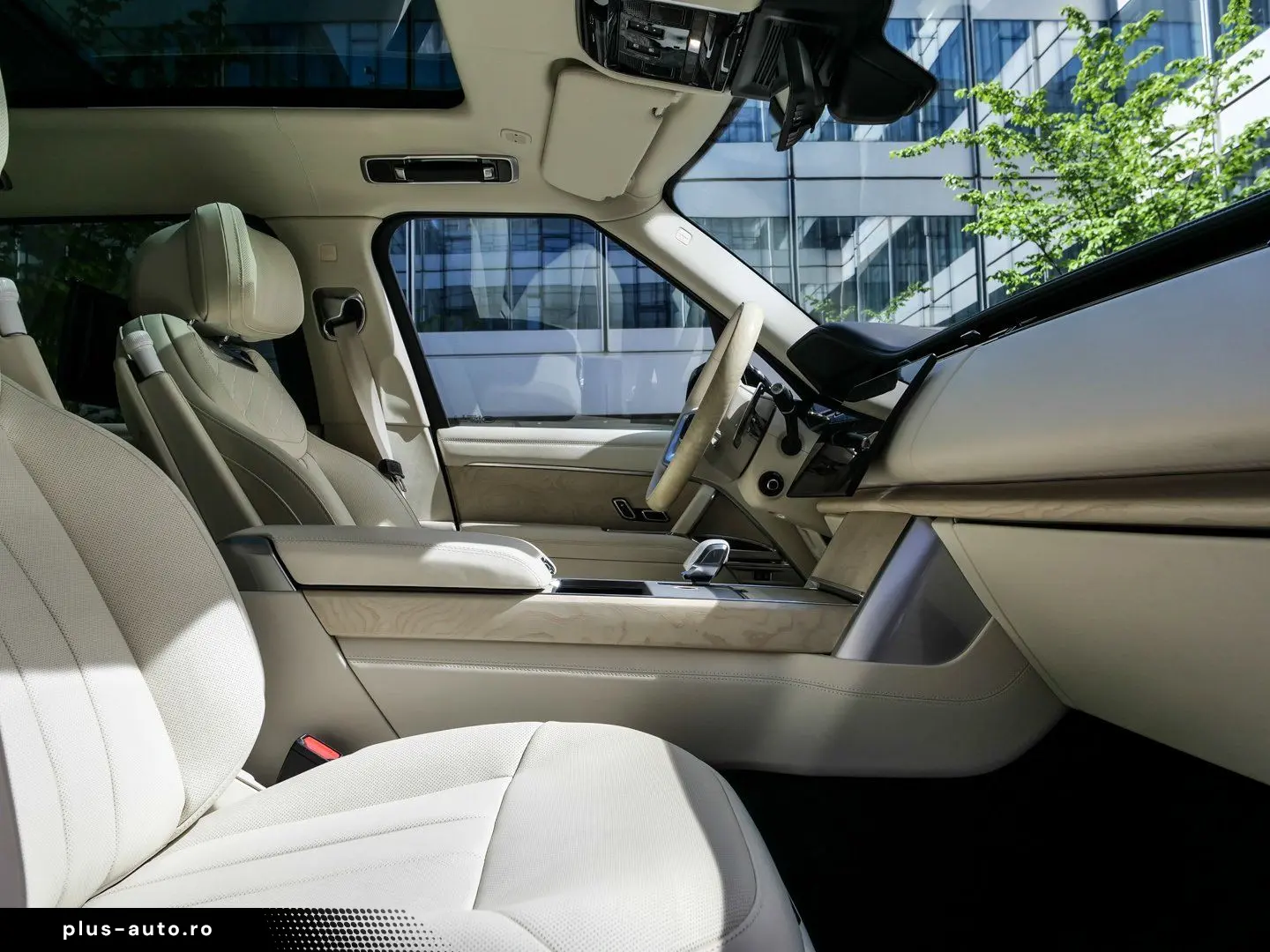 LAND ROVER Range Rover P615 SV (LWB)