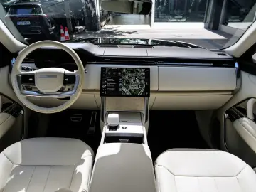 LAND ROVER Range Rover P615 SV (LWB)