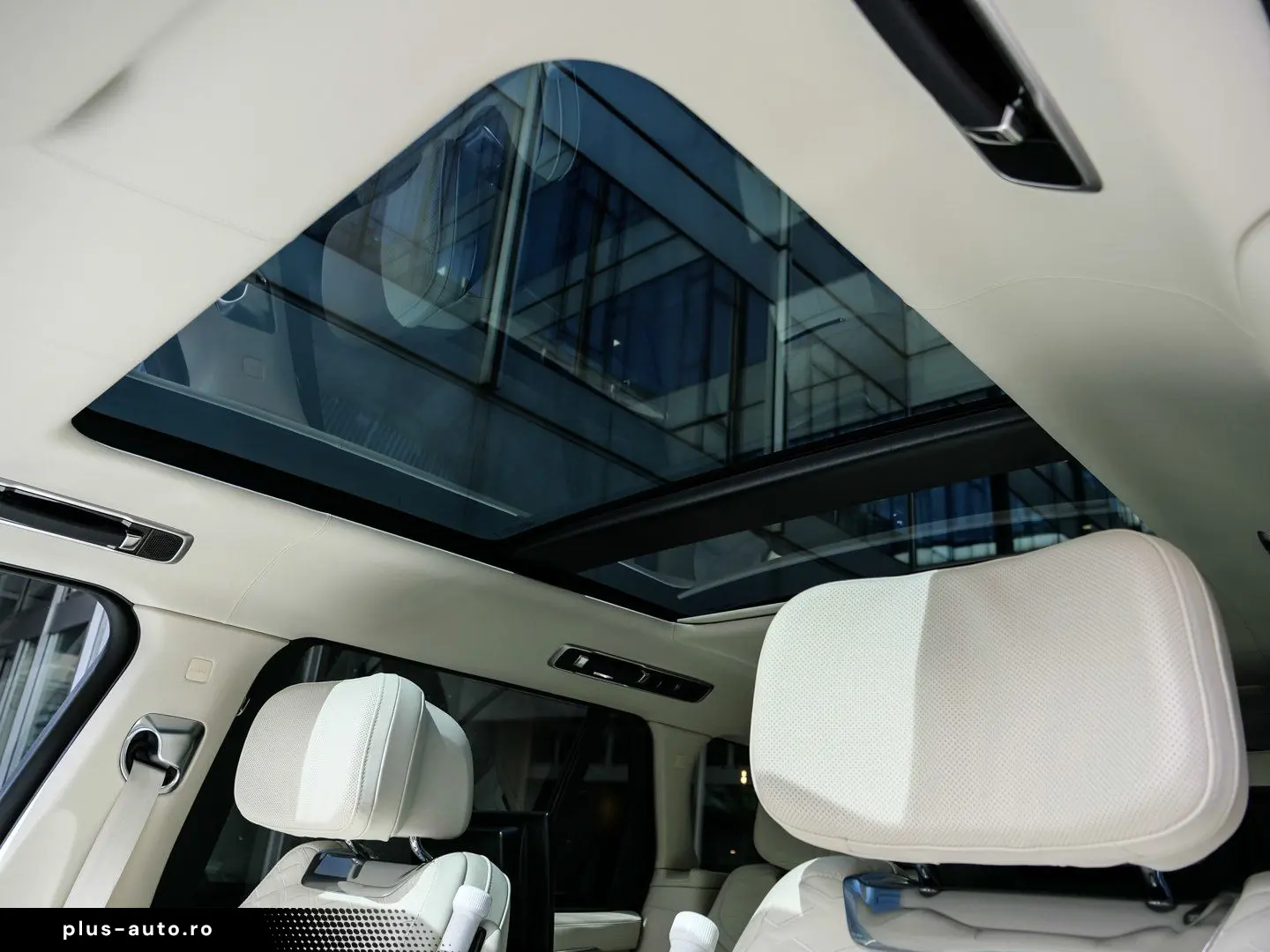 LAND ROVER Range Rover P615 SV (LWB)