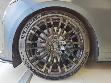 LAND ROVER Range Rover Sport P635 SV Edition Two