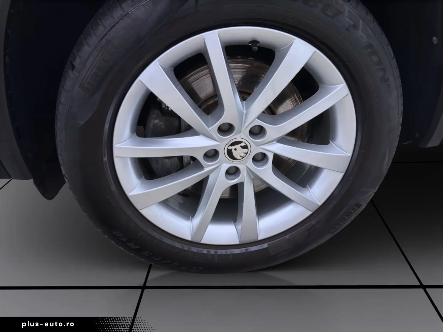 SKODA Kodiaq 2.0 TSI DSG 4x4 STYLE PANO PDC KAMERA NAV