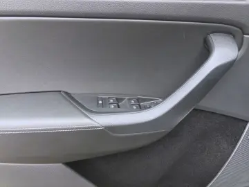 SKODA Kodiaq 2.0 TSI DSG 4x4 STYLE PANO PDC KAMERA NAV