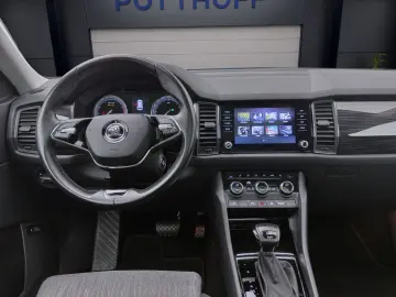SKODA Kodiaq 2.0 TSI DSG 4x4 STYLE PANO PDC KAMERA NAV