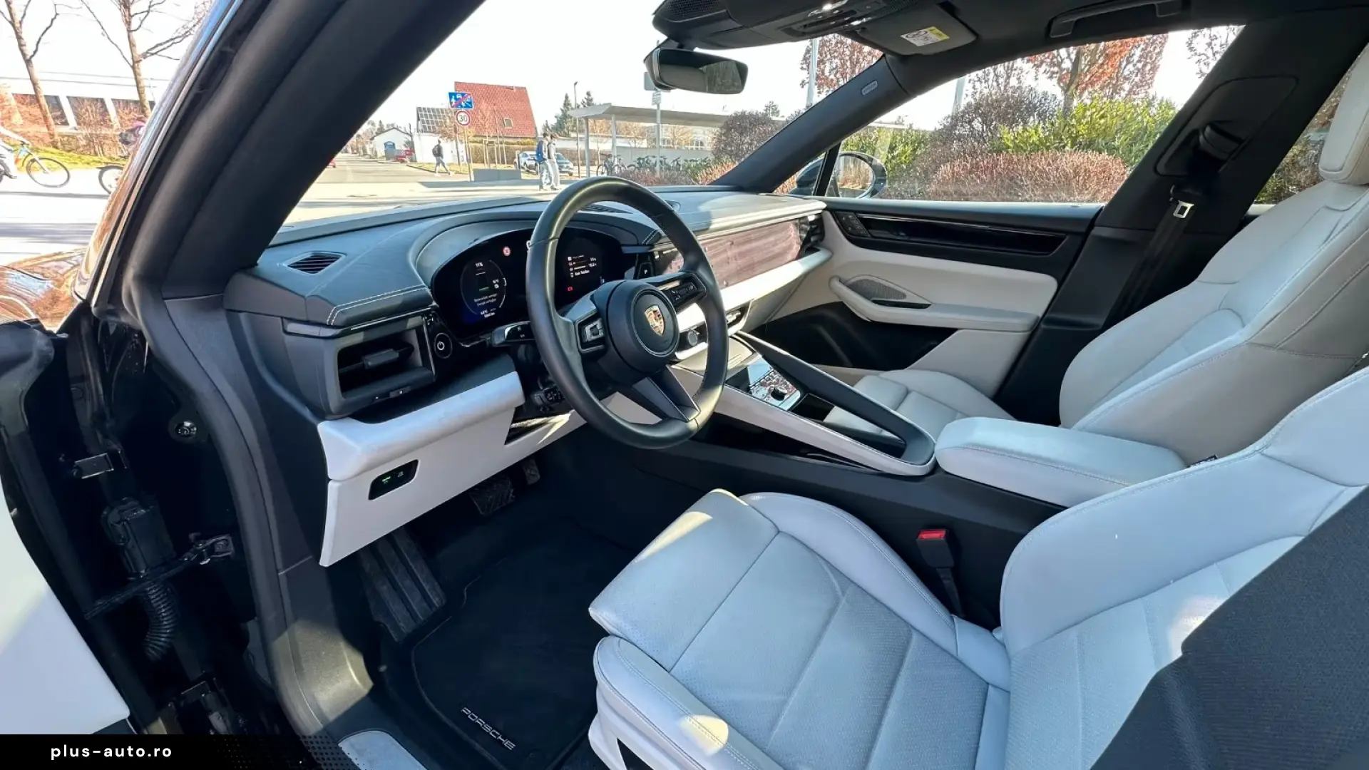Porsche Macan Electric 4