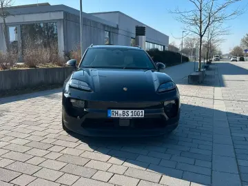 Porsche Macan Electric 4
