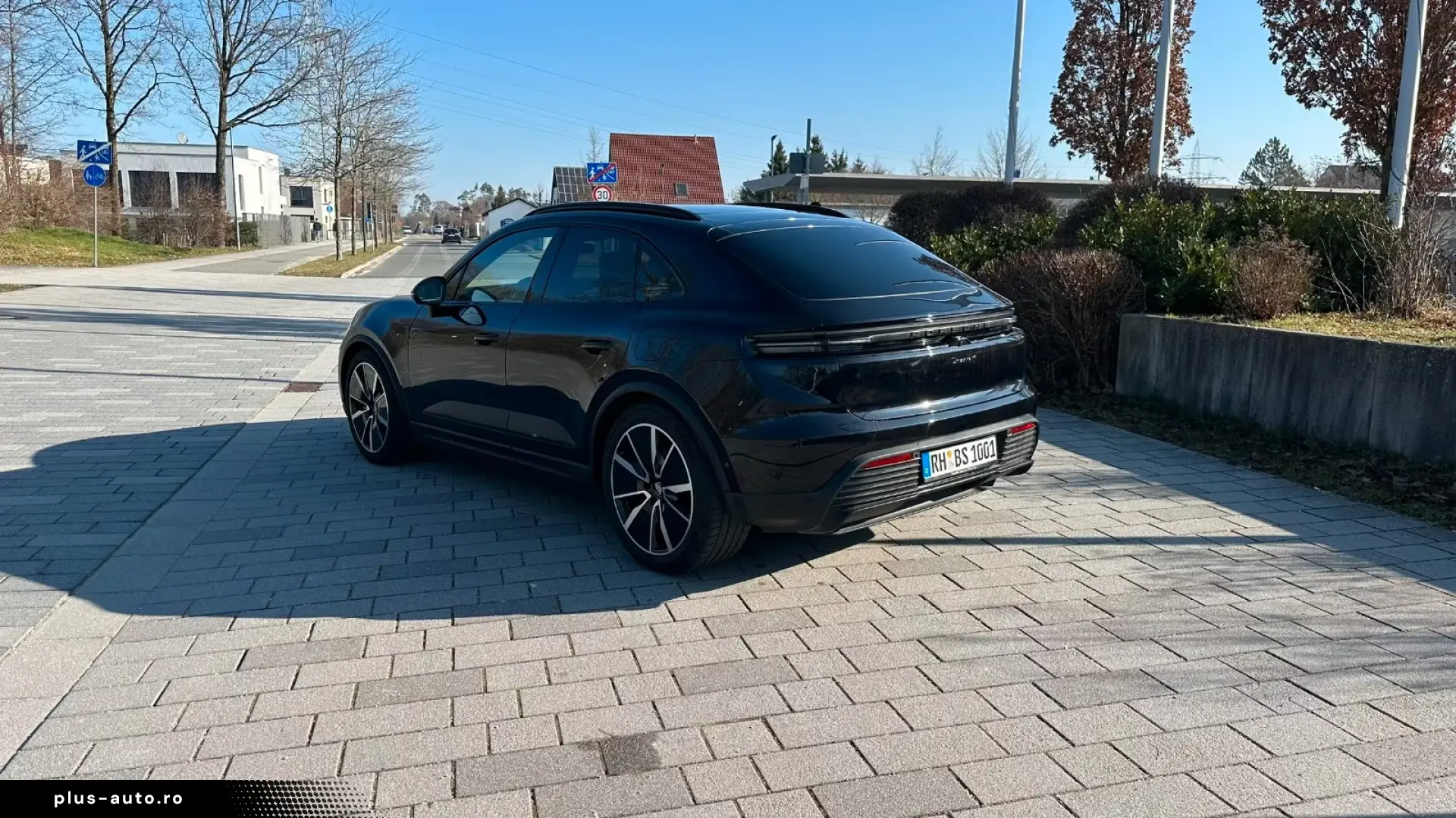 Porsche Macan Electric 4