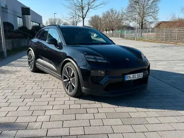 Porsche Macan Electric 4
