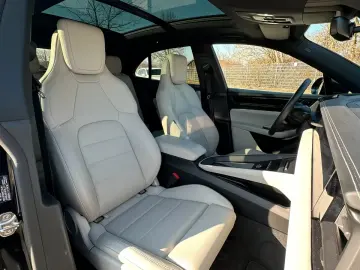 Porsche Macan Electric 4