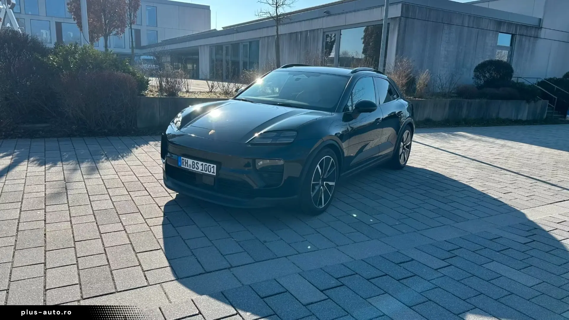 Porsche Macan Electric 4