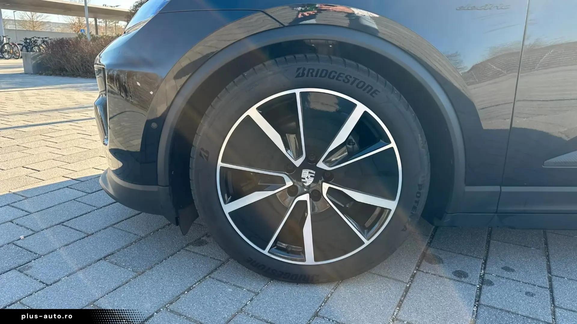 Porsche Macan Electric 4