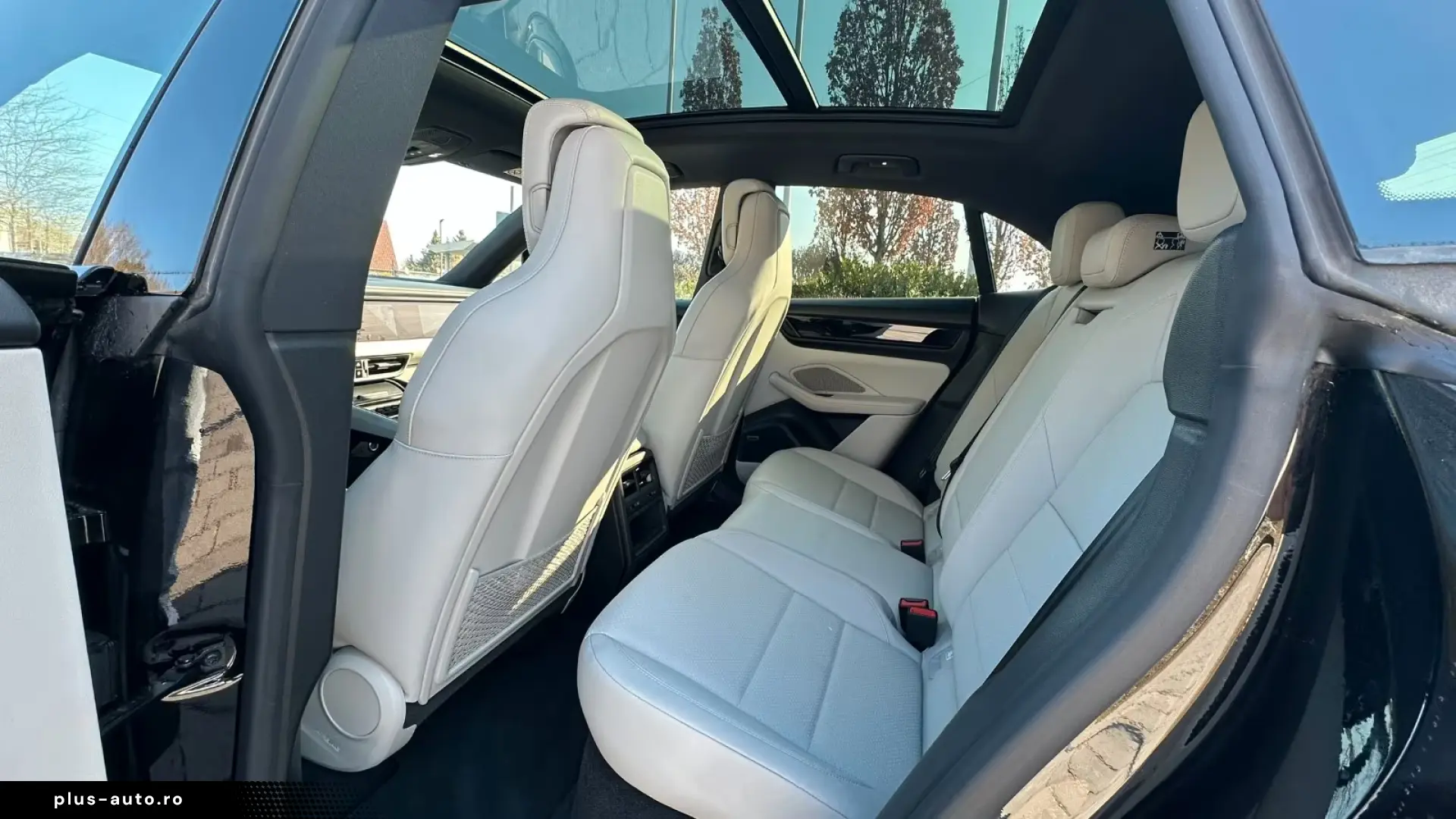 Porsche Macan Electric 4