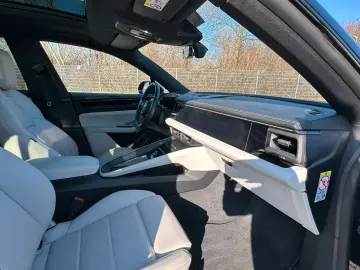 Porsche Macan Electric 4