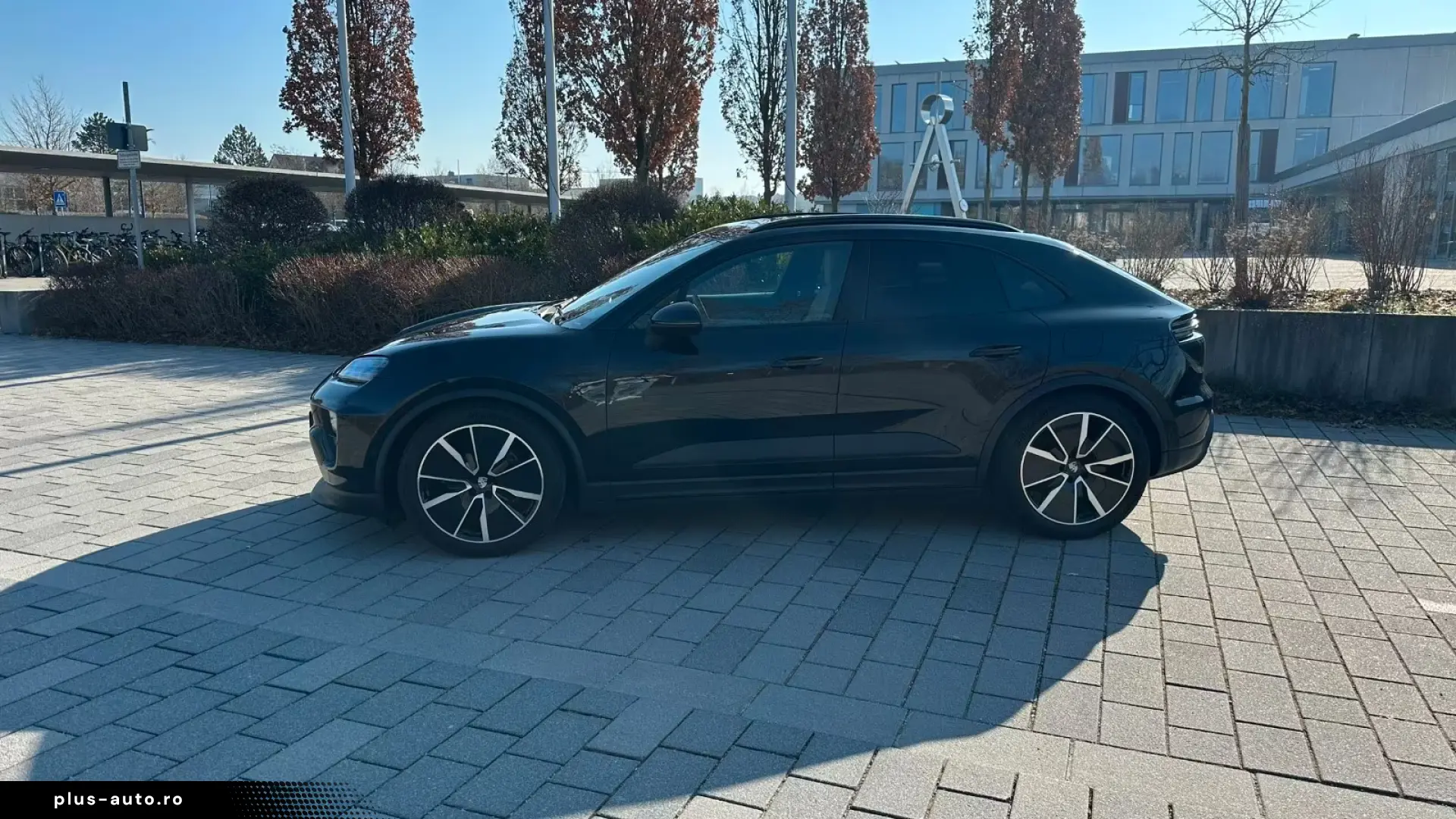 Porsche Macan Electric 4
