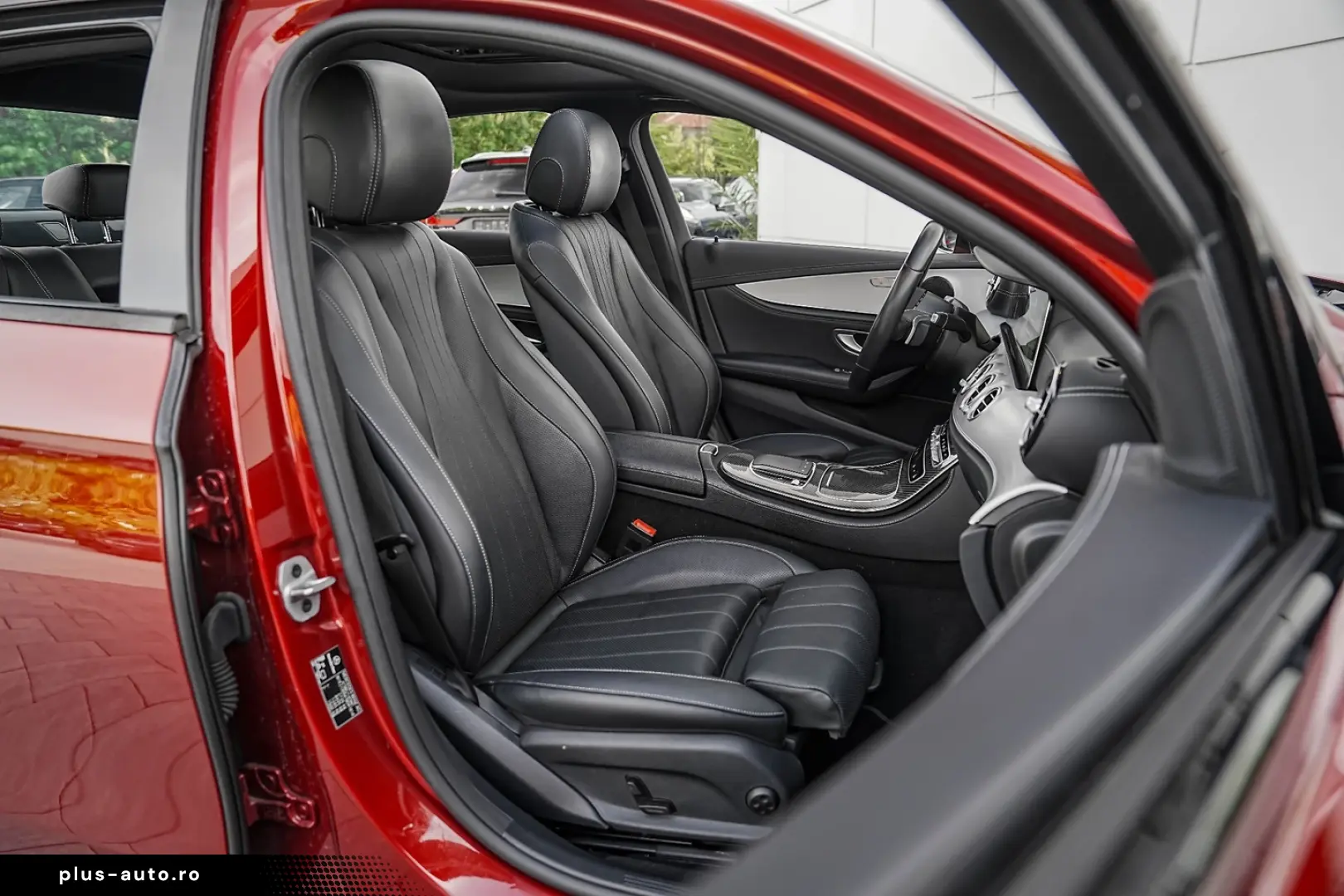 Mercedes-Benz E 300 9G-TRONIC AMG Line