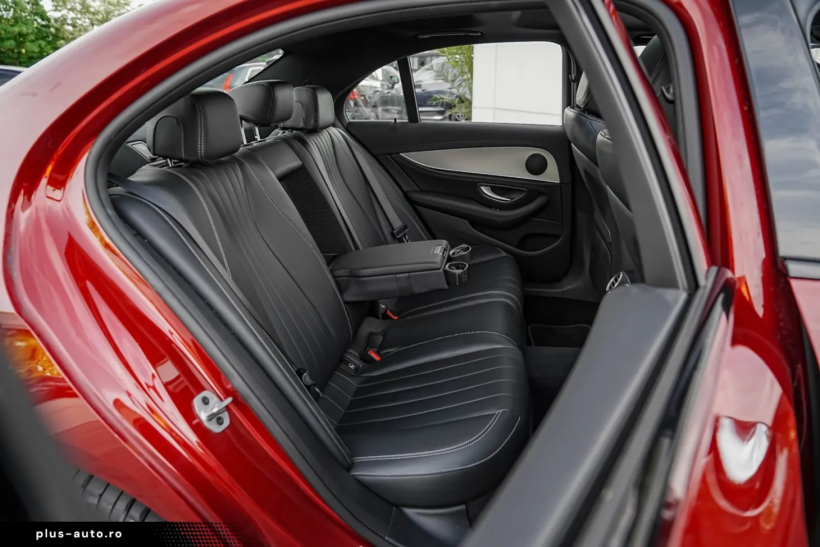Mercedes-Benz E 300 9G-TRONIC AMG Line