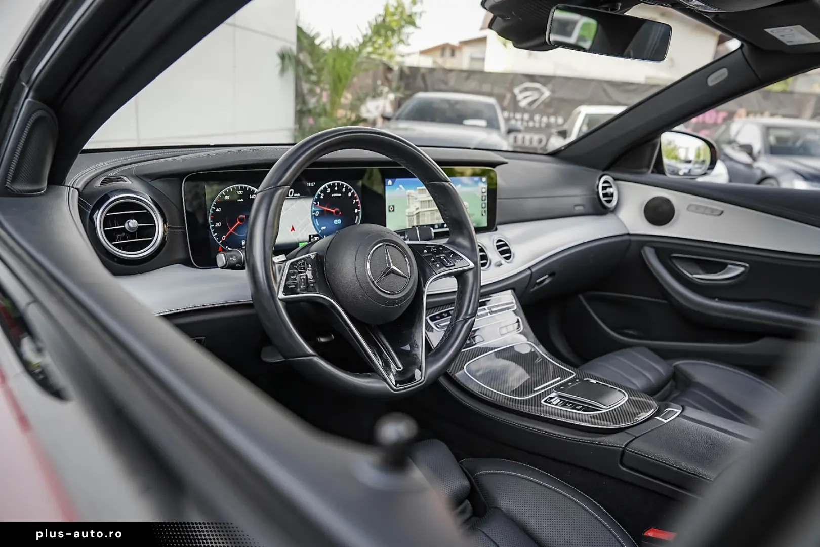 Mercedes-Benz E 300 9G-TRONIC AMG Line
