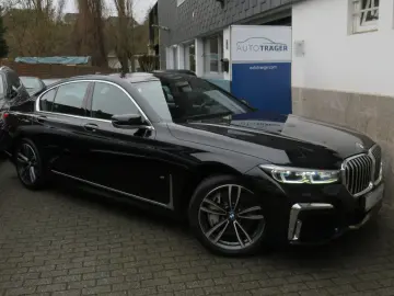 BMW 740 d xDrive M Sport   Schiebedach & Top