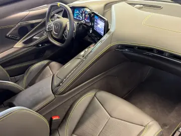 Corvette C8 6.2 V8 Stingray 3LT Targa