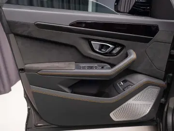 Lamborghini Urus S