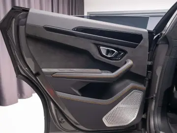 Lamborghini Urus S