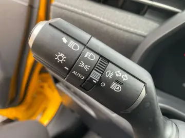 LEXUS LBX FWD  LED SHZ CarPlay Kamera SmartKey ACC PDC