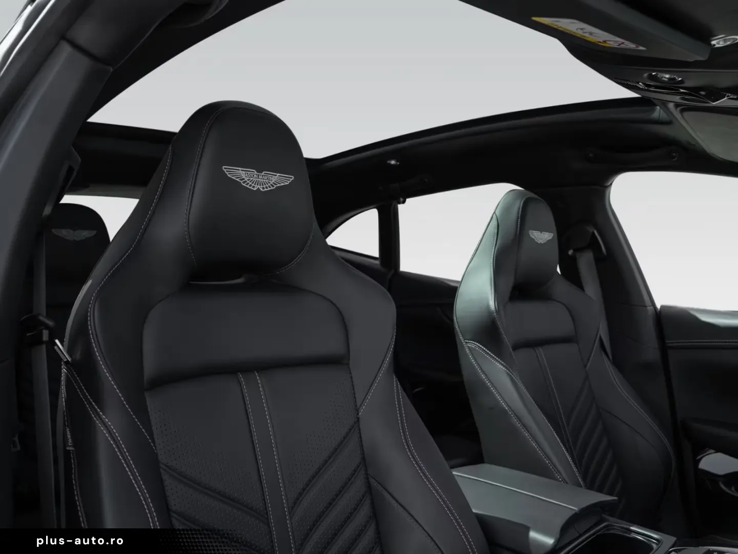 Aston Martin DBX707   Remote Park Heat   Gloss Black Package