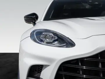 Aston Martin DBX707   Remote Park Heat   Gloss Black Package