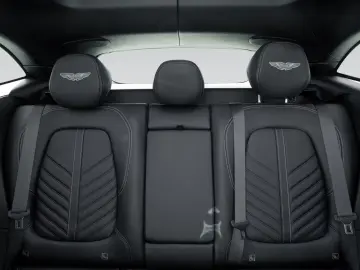 Aston Martin DBX707   Remote Park Heat   Gloss Black Package