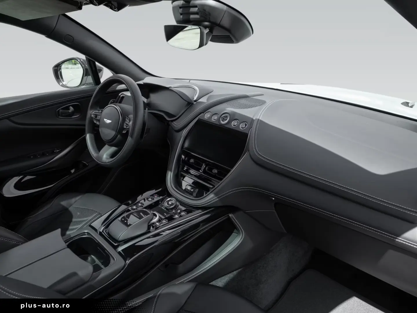 Aston Martin DBX707   Remote Park Heat   Gloss Black Package